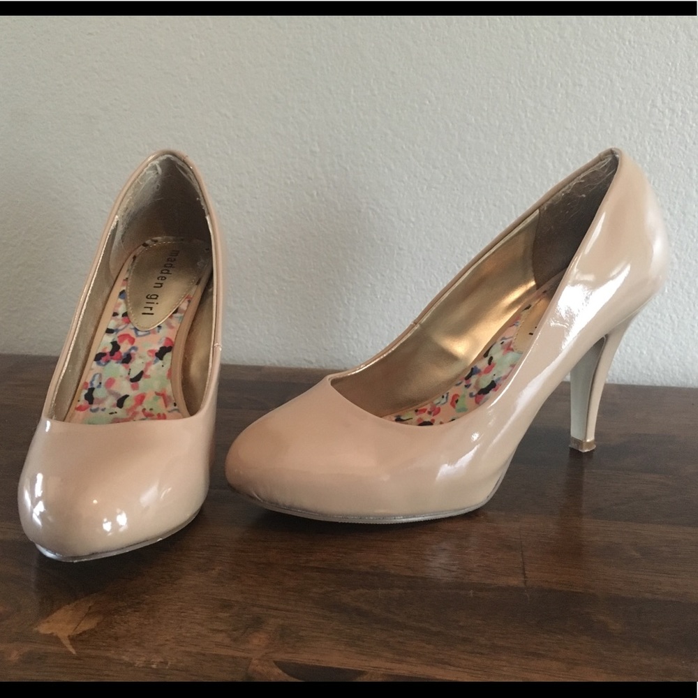 Madden Girl Nude Pumps - sz 6 Heels